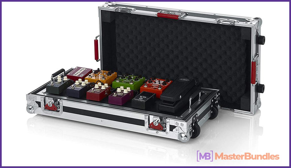 It series large pedal board provides serious protection for guitar effects pedals.