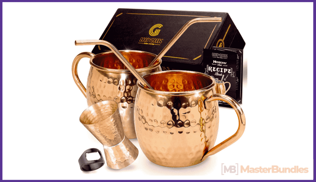 Luxury coffee cups in gold color.