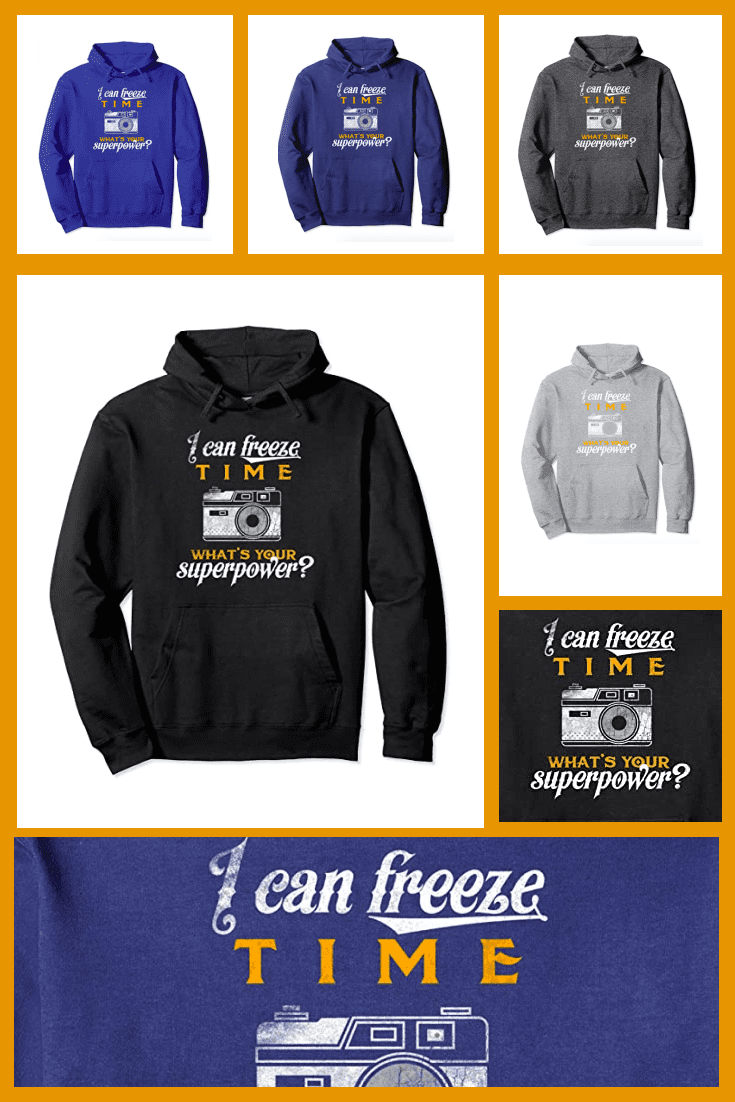 Fashionable hooded sweatshirt with lettering.