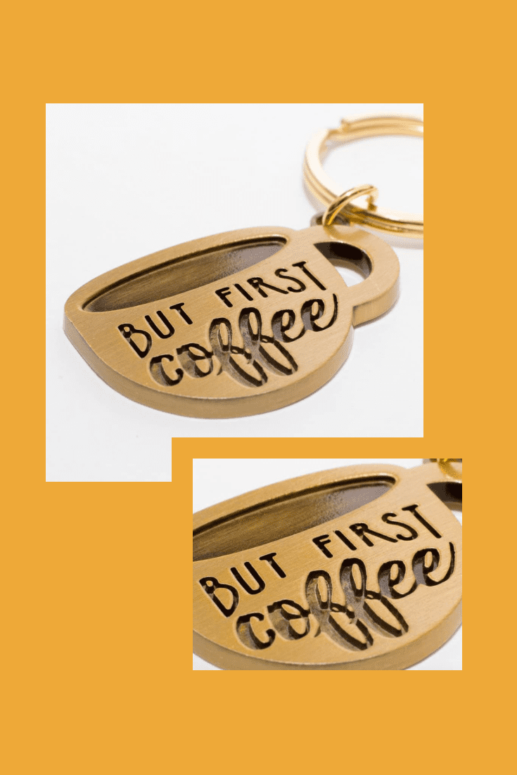 Keychain in gold with the words 