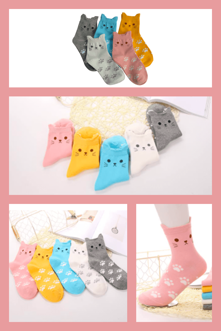 Nice socks in pastel colors. Their peculiarity is that the upper part copy the cat's face.