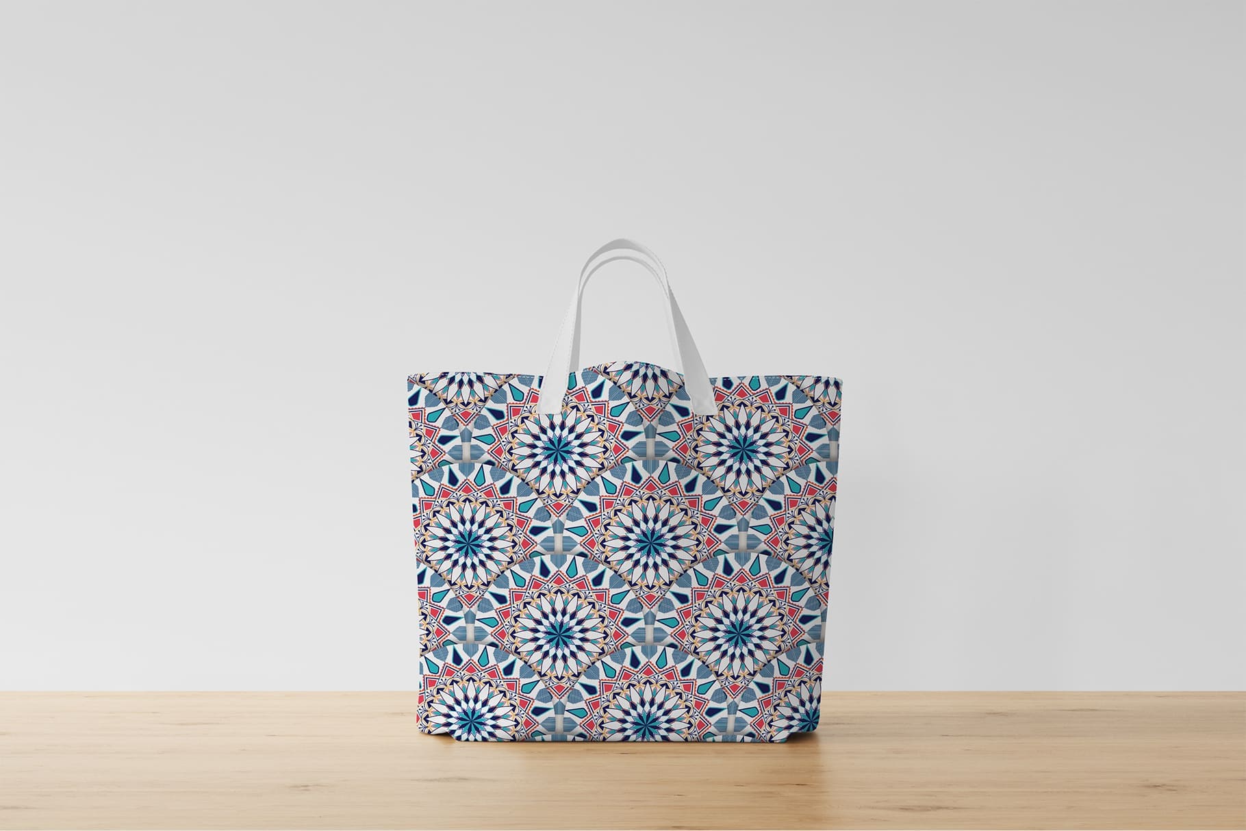 Summer bag in blue with a mandala image.