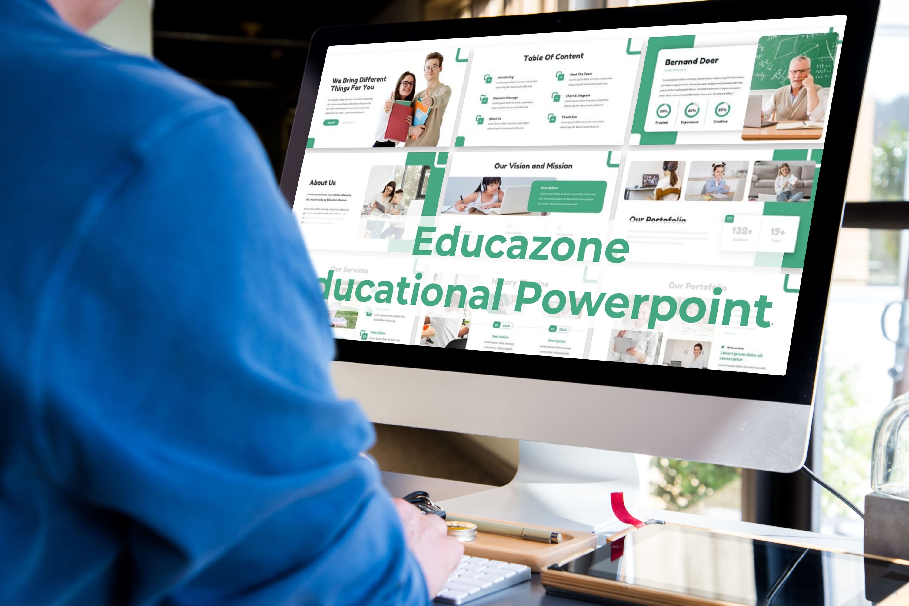 Desktop option of the Educazone template.