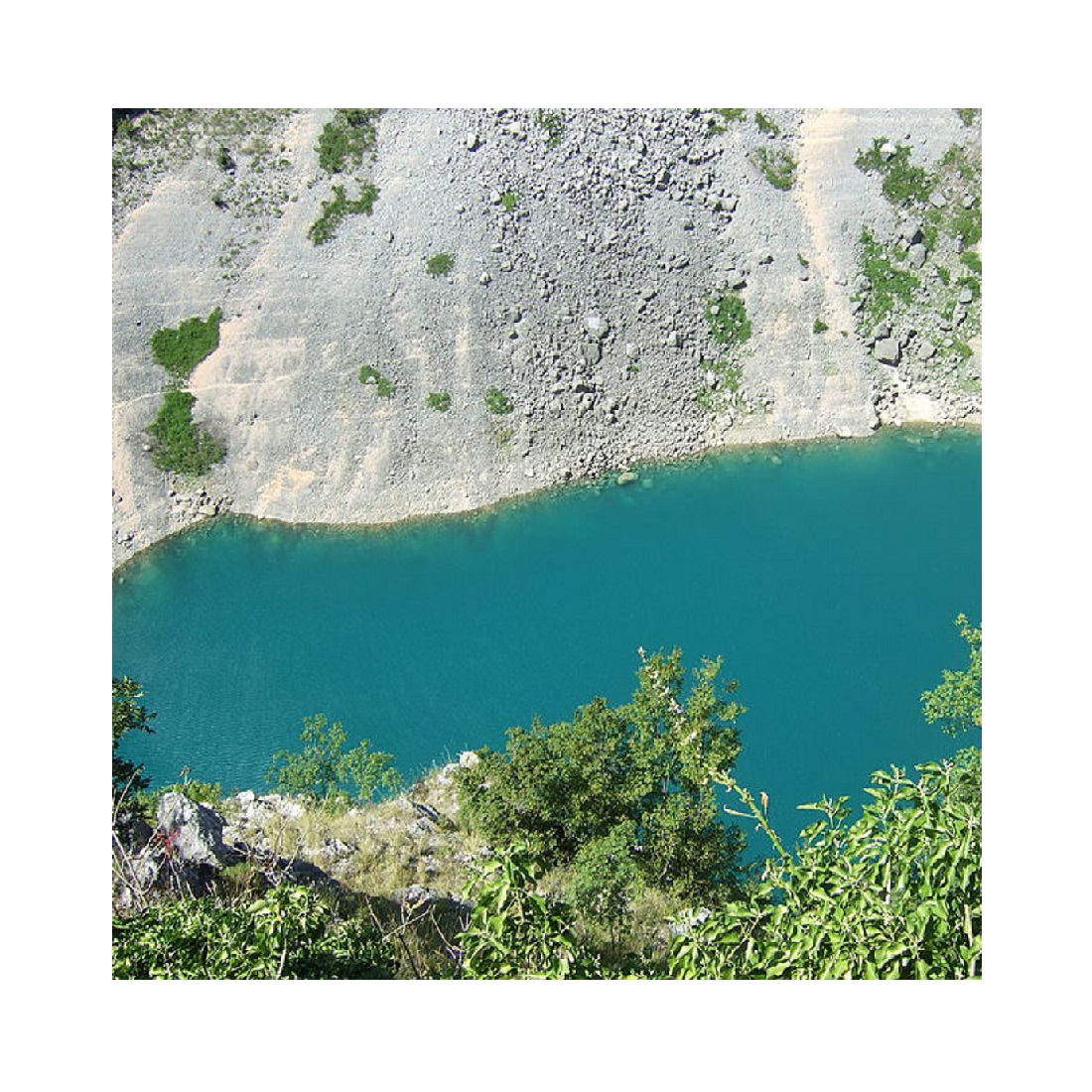 blue lake in croatia 1100