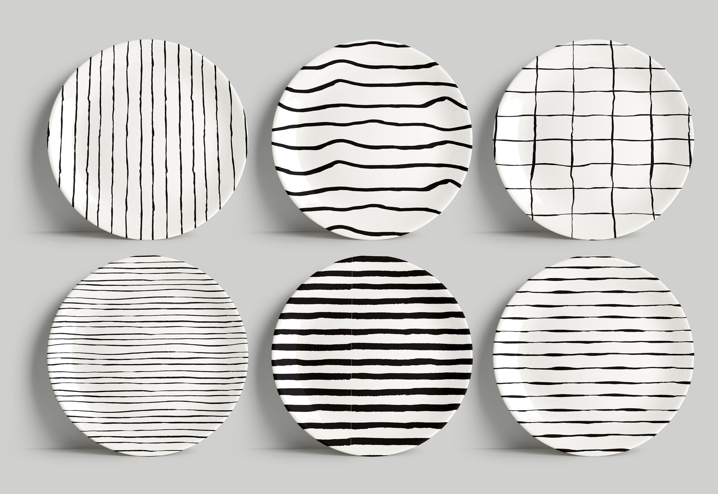 Plates with different lines.