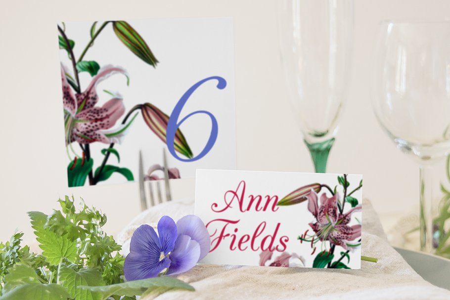 Wonderful lily elements are perfect for your greatest wedding day.