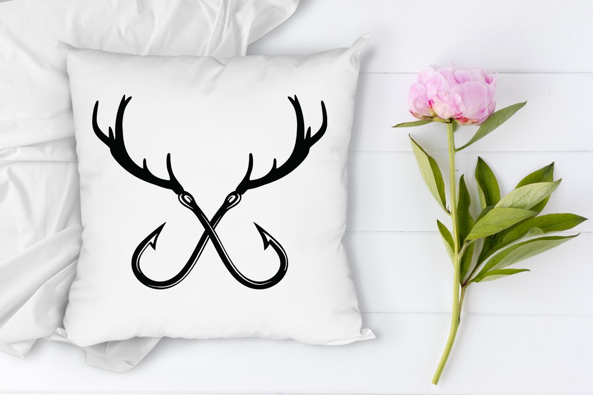 Decorate white pillow with the fishing hook.