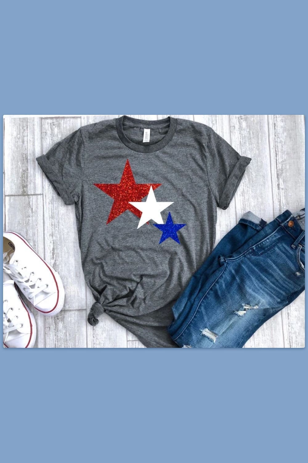 T-shirt with red, white and blue stars.