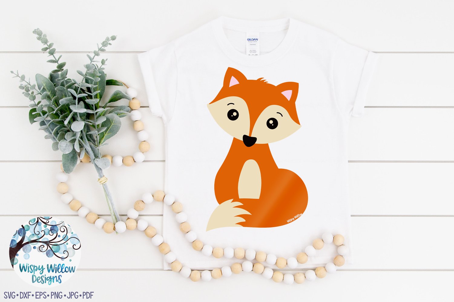 T - shirt with a picture of a fox on it.