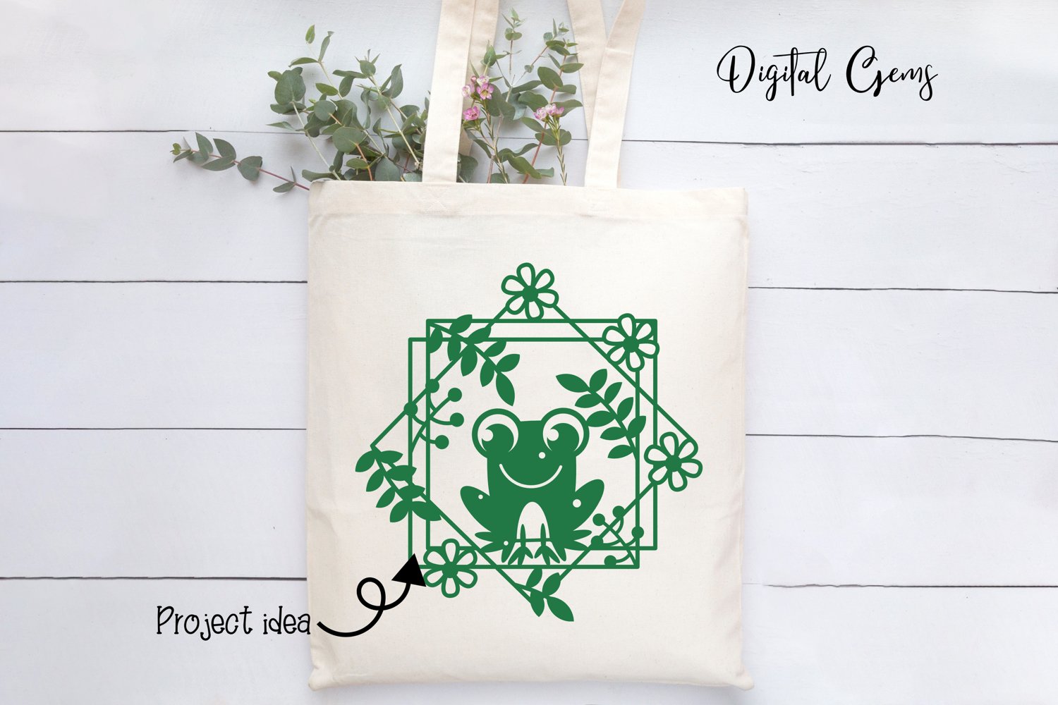 Tote bag with a picture of a frog on it.