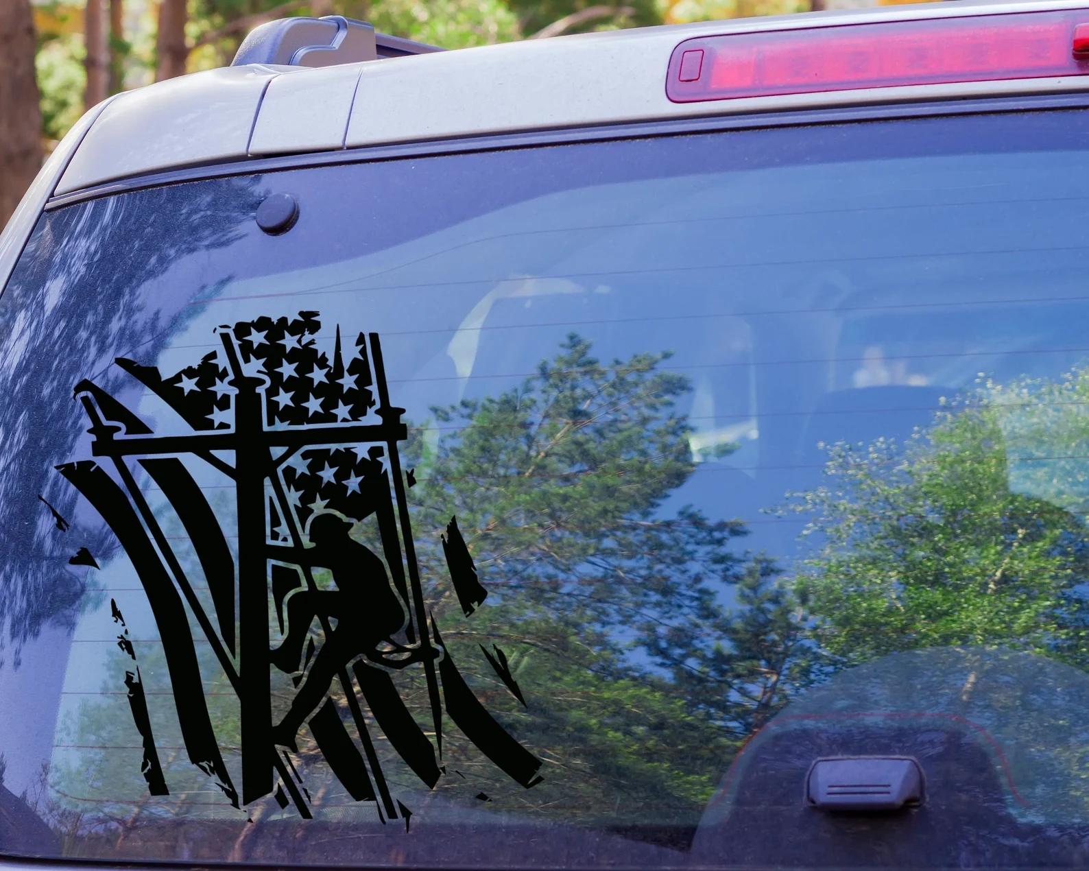 Lineman logo on the car window.