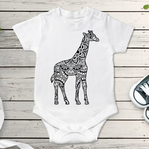 Baby clothe with the giraffe mandala.