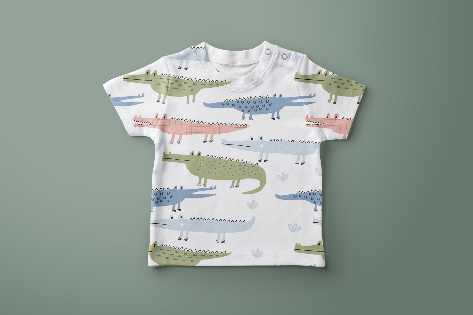 Classic white t-shirt with crocodiles.