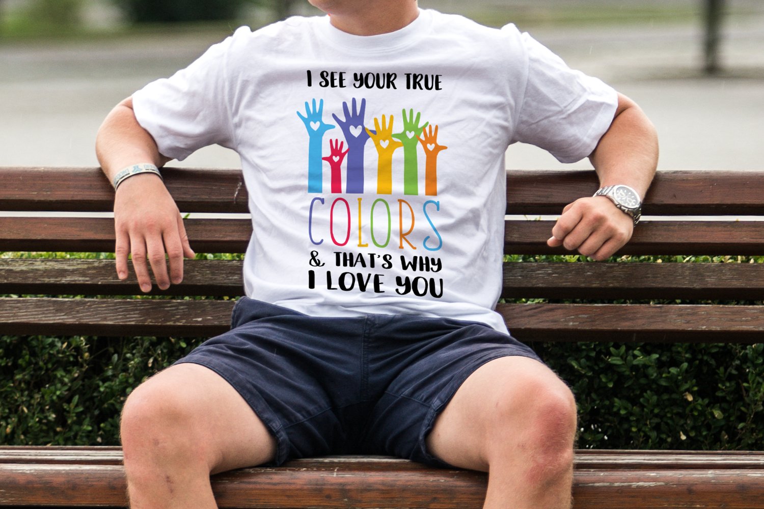 White t-shirt for support people with autism.