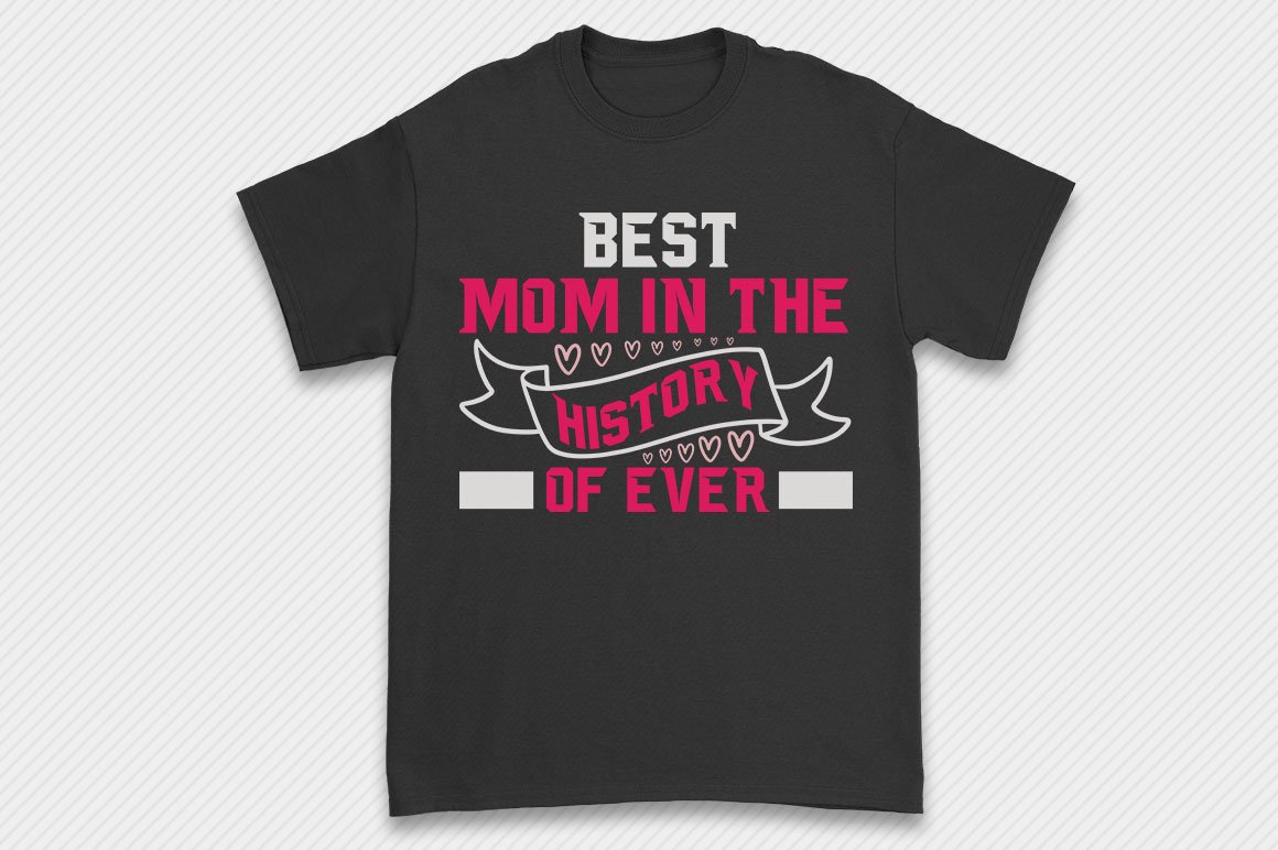 Black women's t-shirt with a great print about mom.