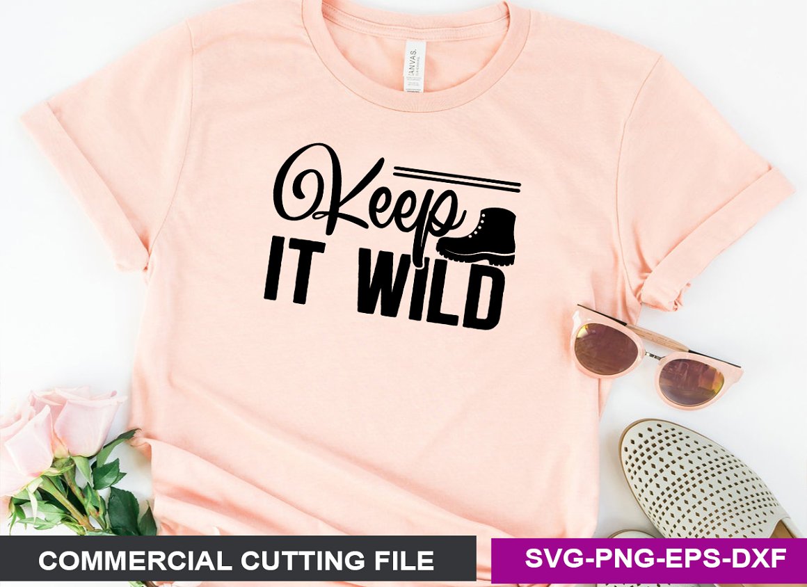 Pink T-shirt with the lettering "Keep it wild".