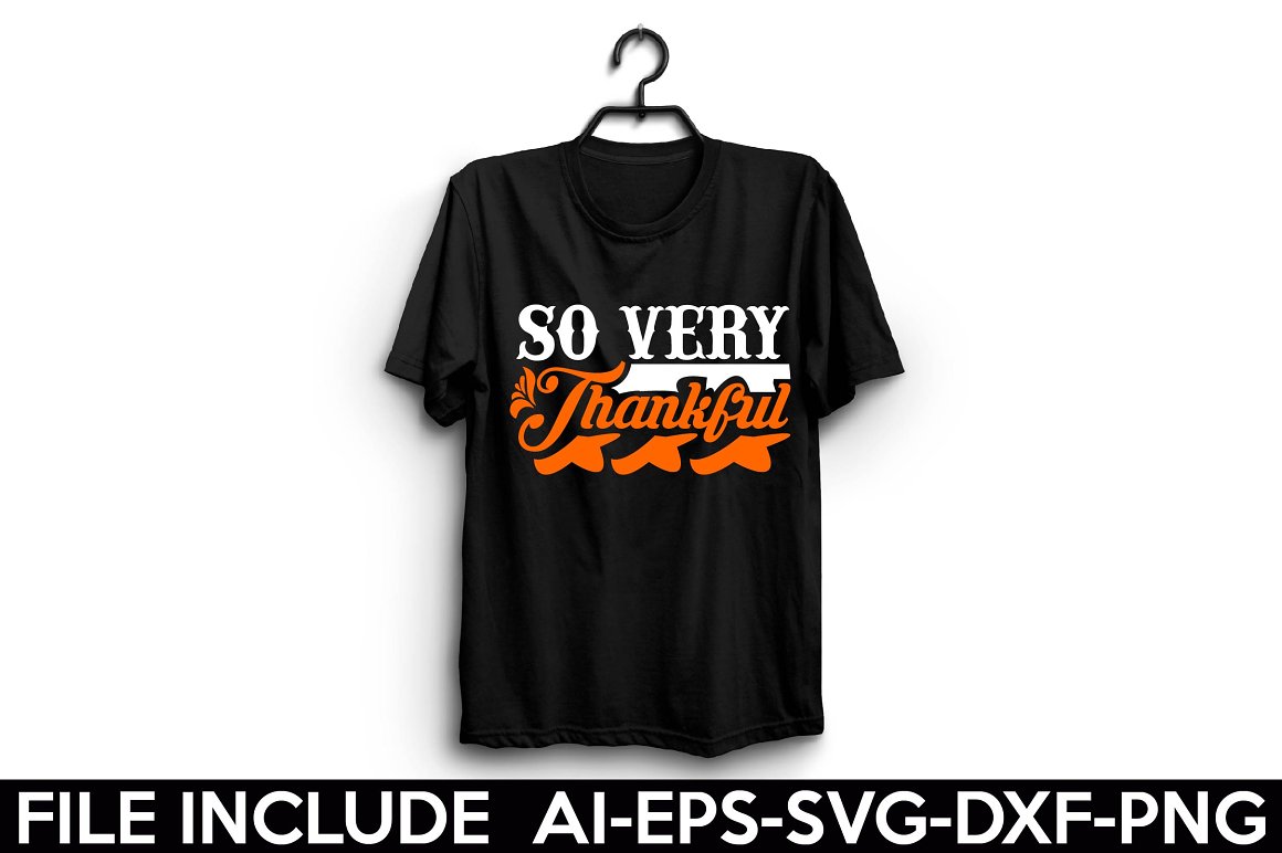Black T-shirt with irresistible Thanksgiving print.