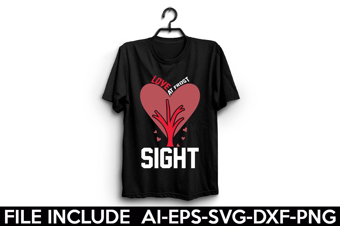 Black t-shirt with the lettering "Love at frost sight".