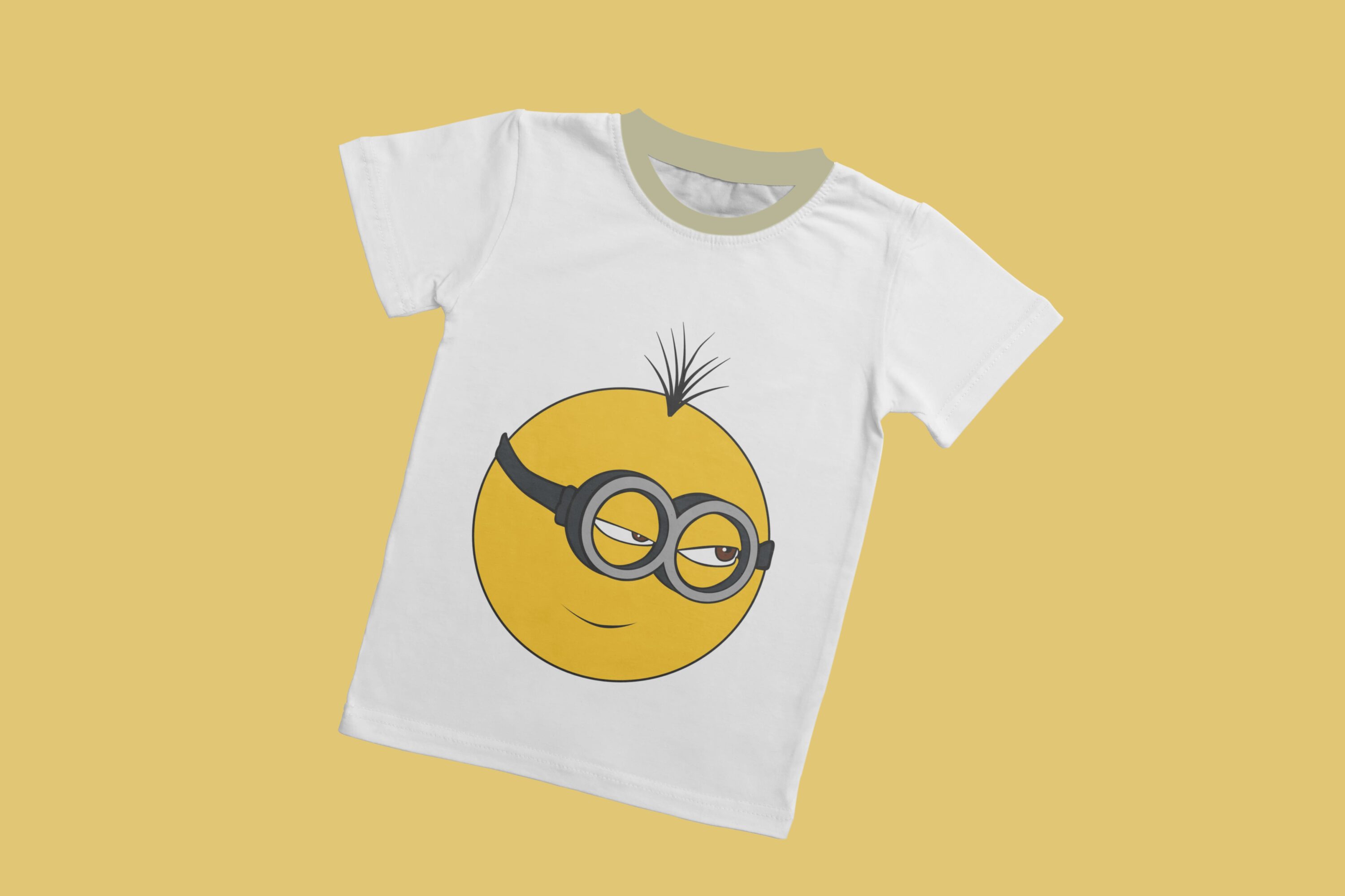 White T-shirt with a mint collar and a face of a grinning minion.