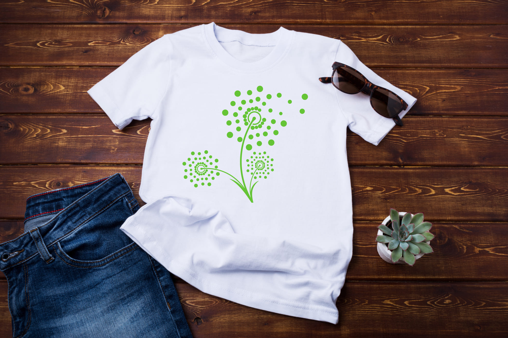T-shirt image with exquisite green color dandelion print.