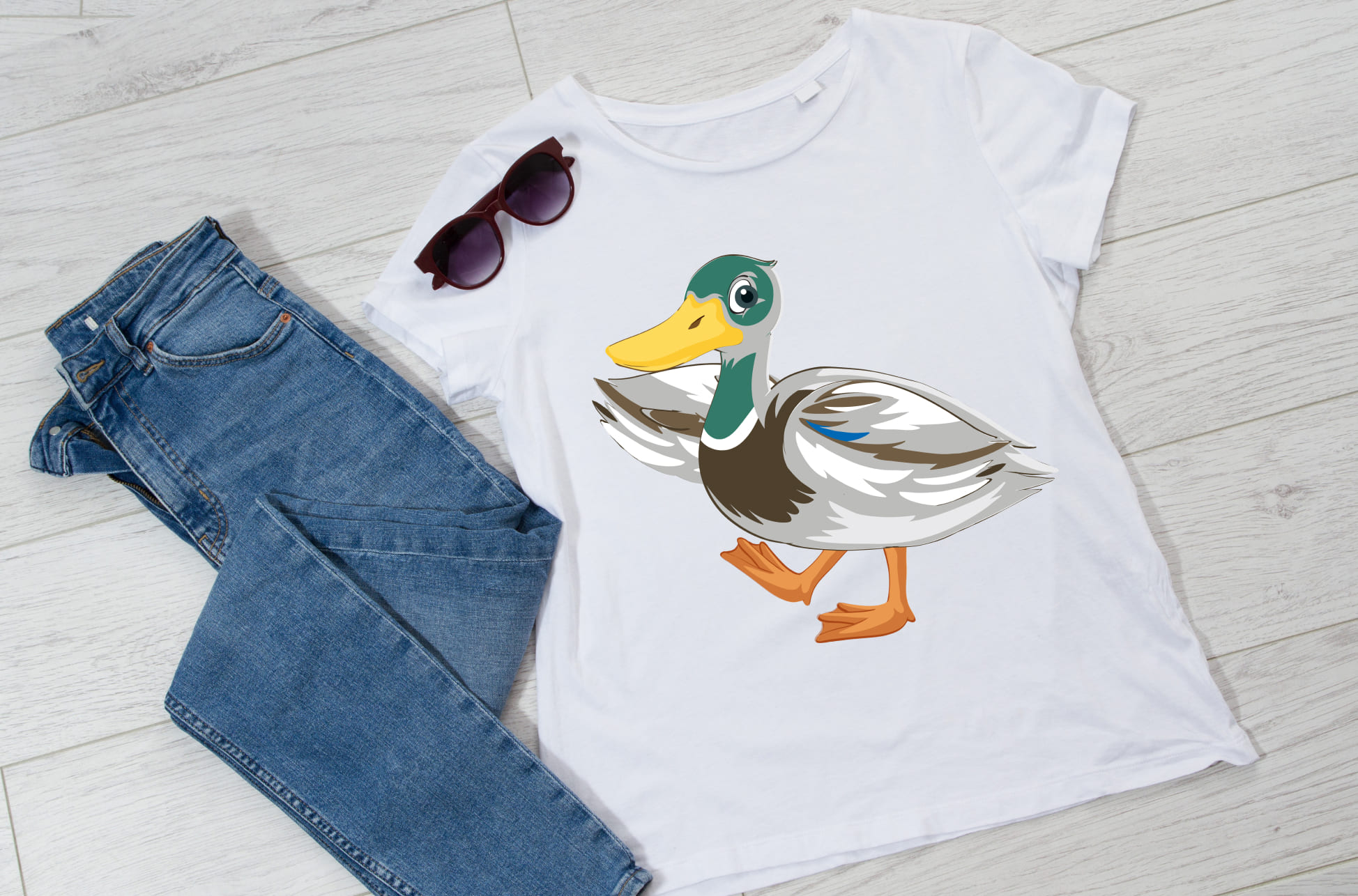Picture of white t-shirt with gorgeous wood duck print.