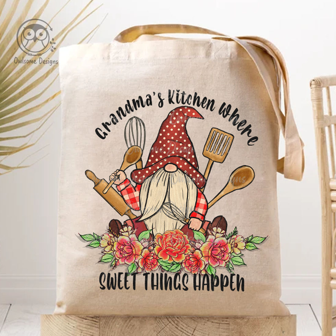 Image of a bag with a beautiful print of a gnome with kitchen accessories.