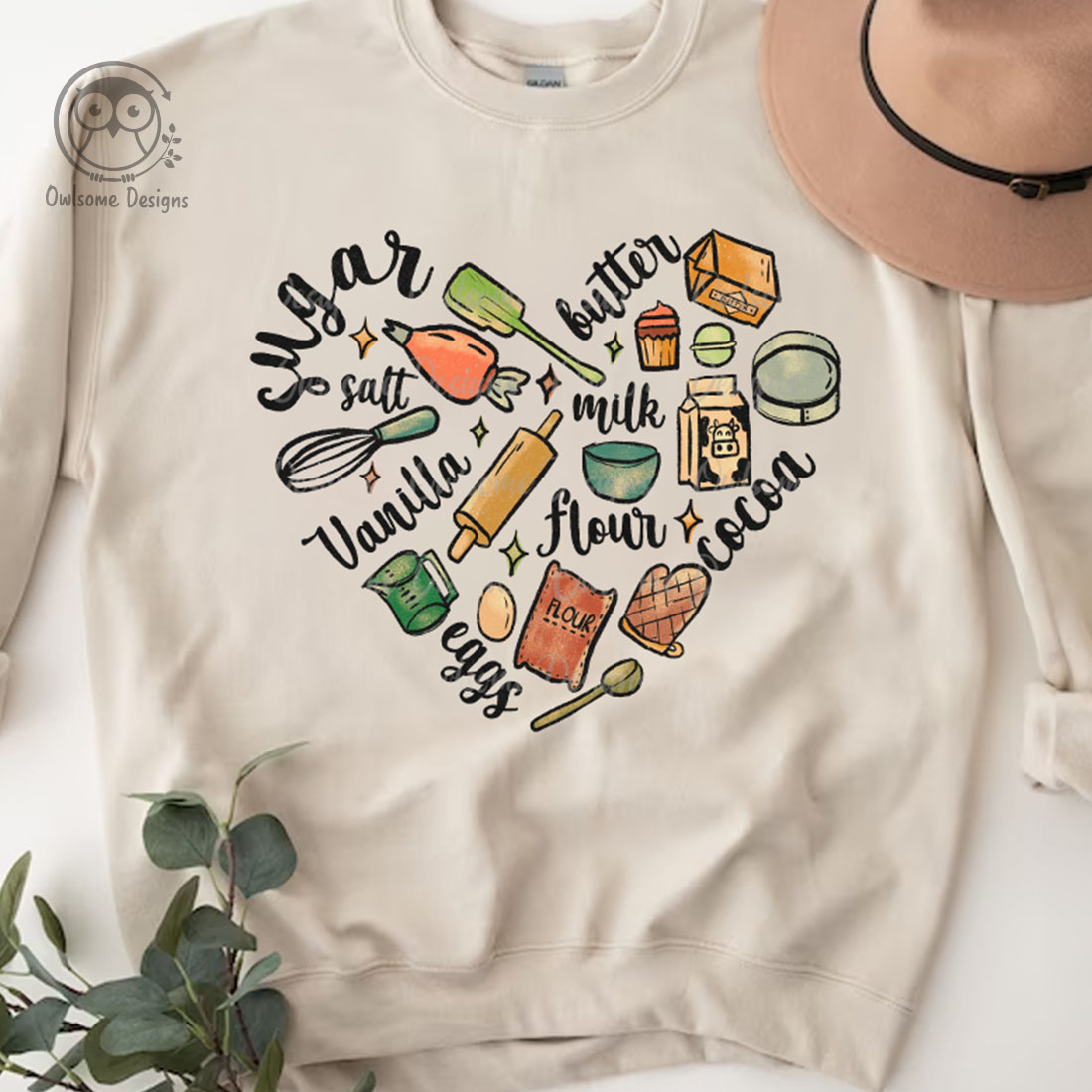 Image of sweatshirt with lovely heart shaped kitchen utensils print.
