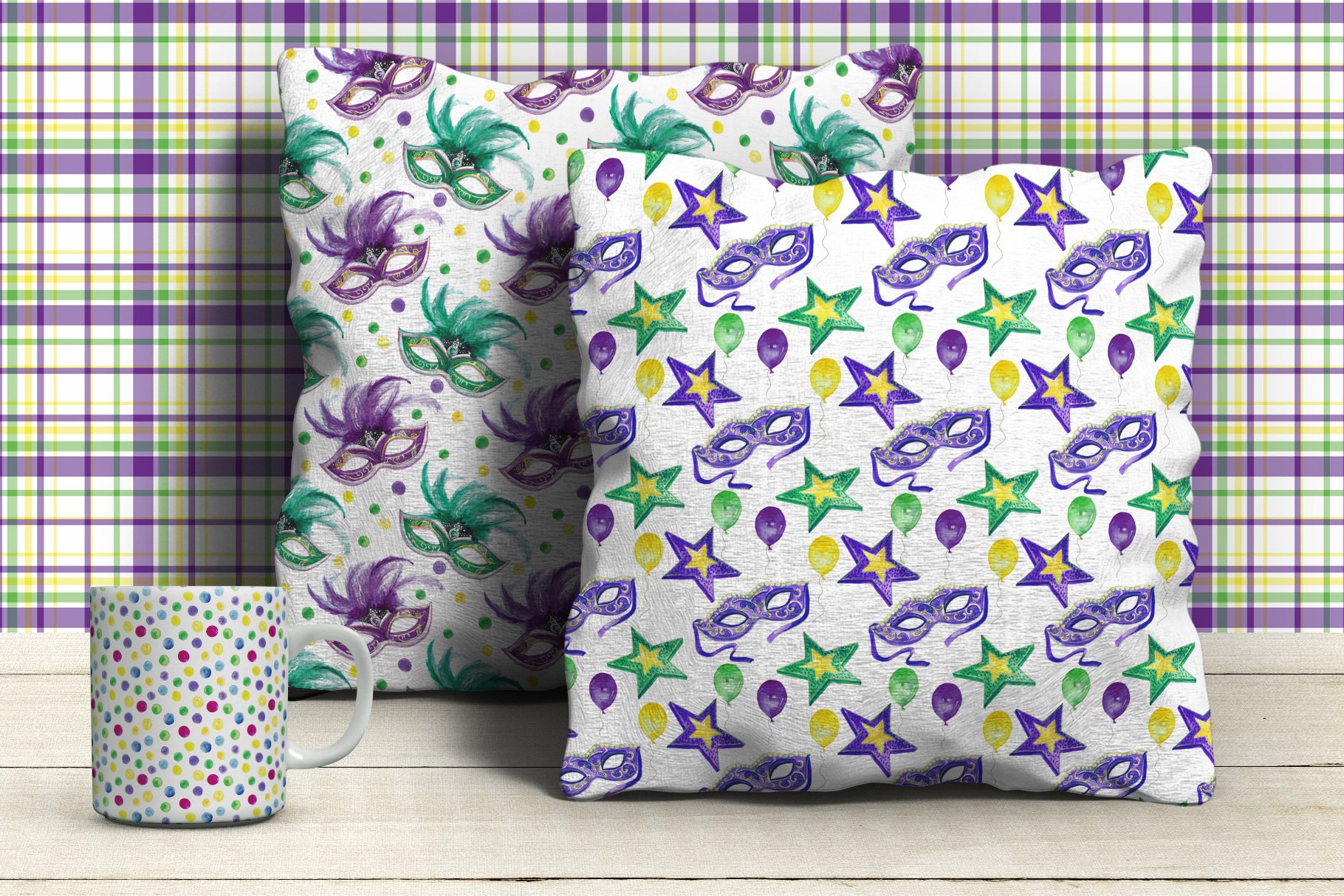Two pillows with the small carnival elements.