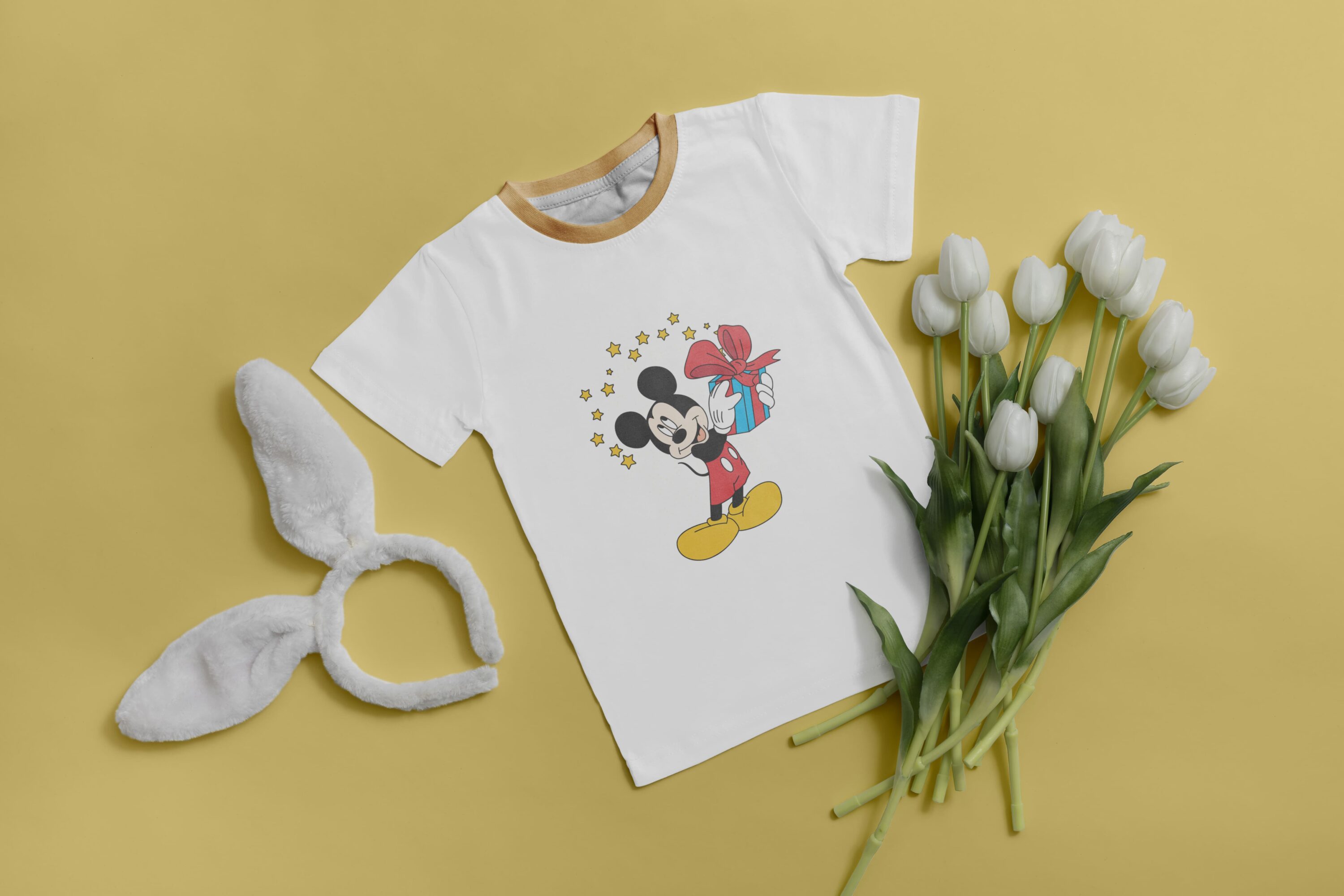 mickey mouse Cute Mickey Mouse in a festive mood with a gift. svg 8 864
