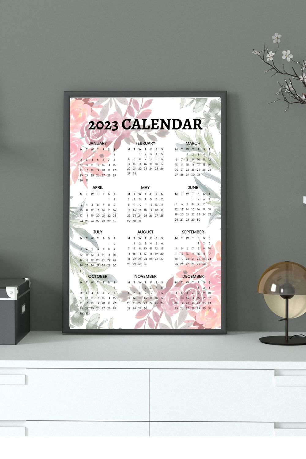 Flowers calendar on a grey background.