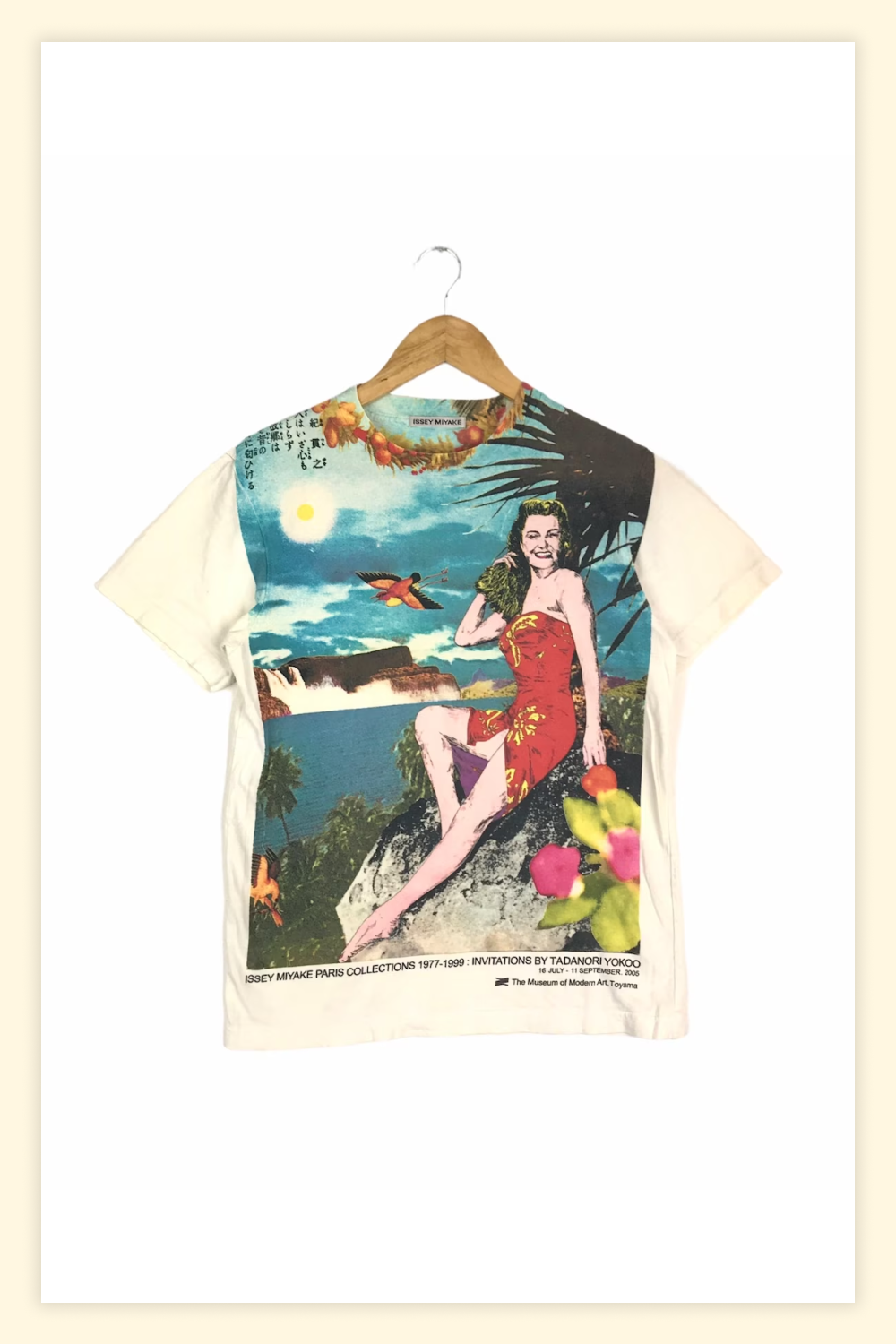 T-shirt with print of girl in retro style.