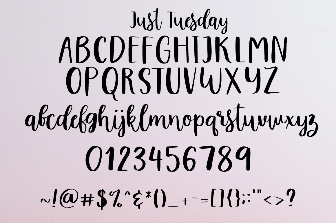 A set of black uppercase and lowwercase letters, numbers and punctuations.
