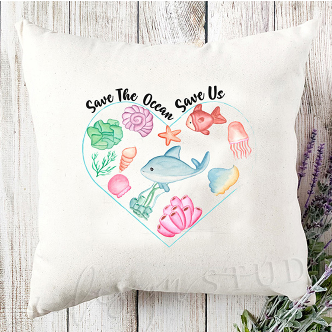 Decorate pillow with fish.