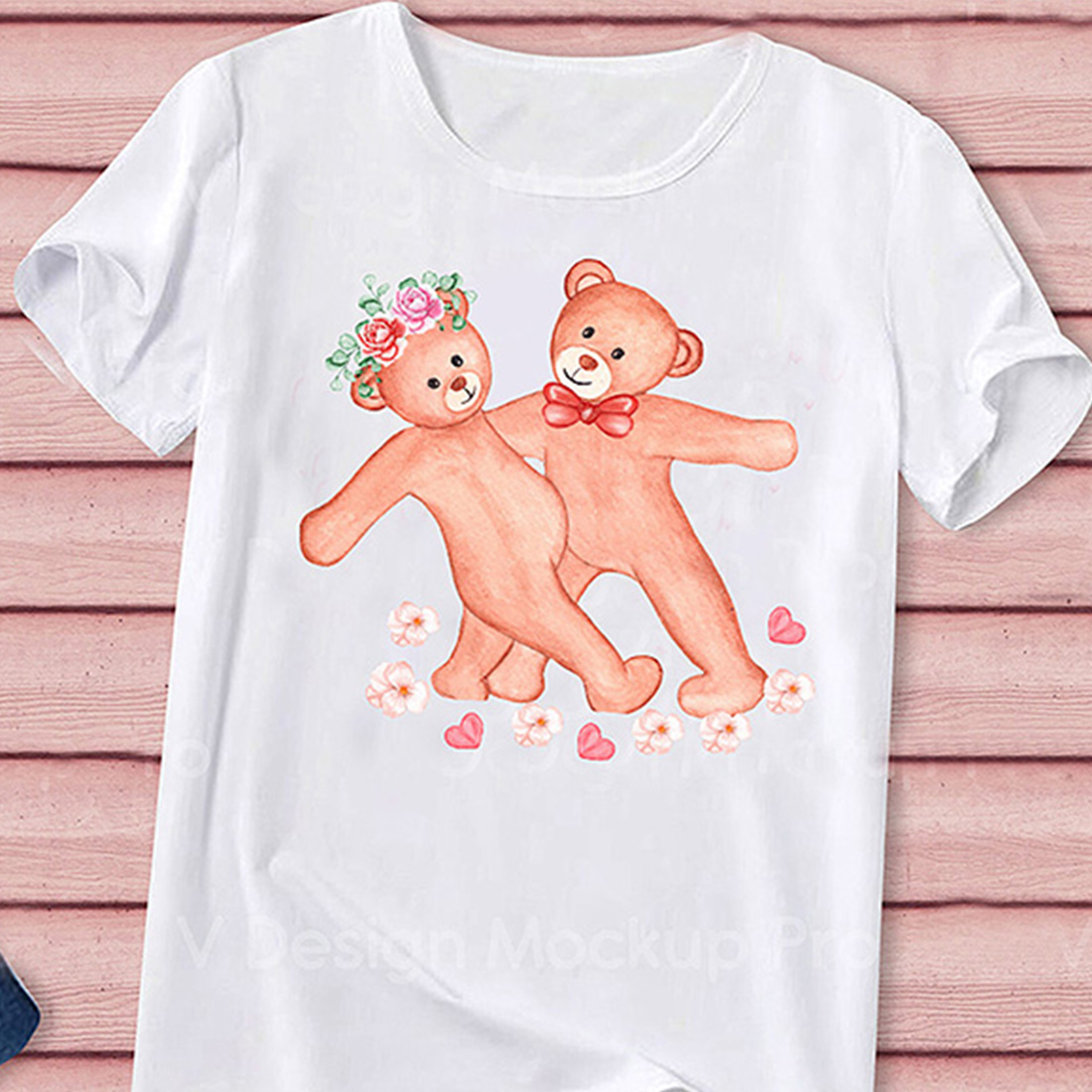 Image of a T-shirt with a beautiful print of a couple of bears