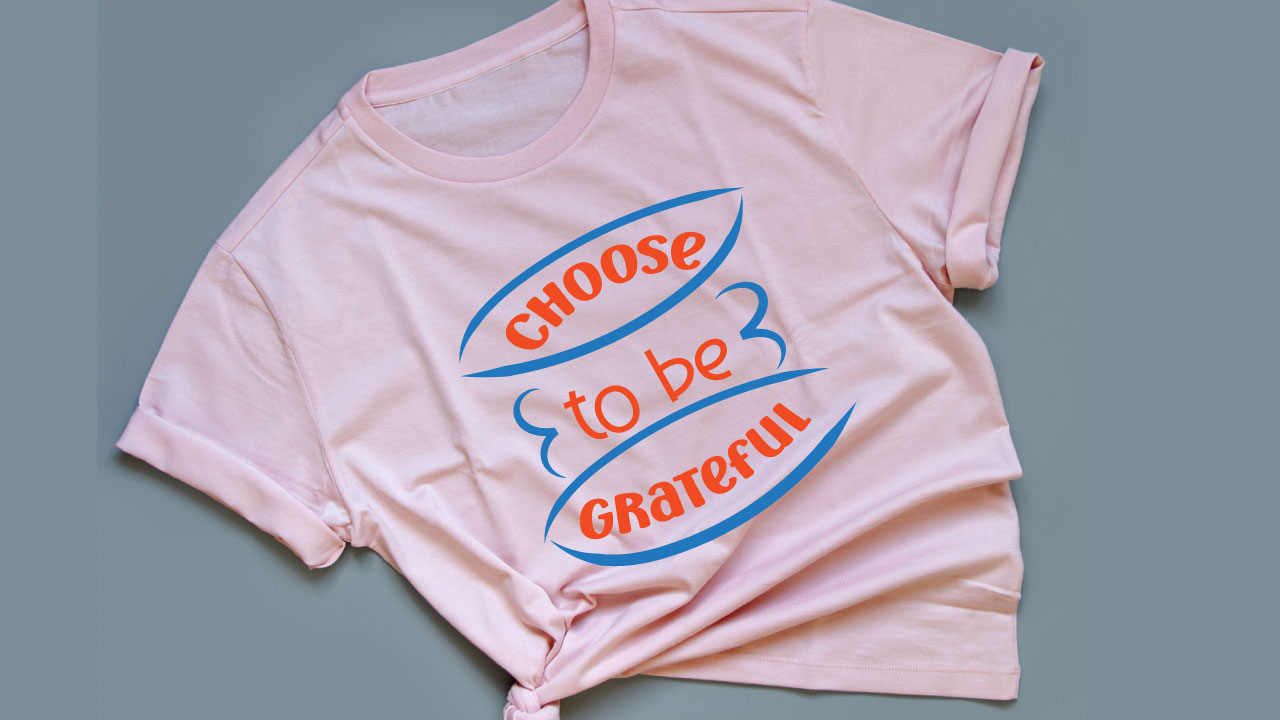 Nice pastel t-shirt with bicolor lettering.