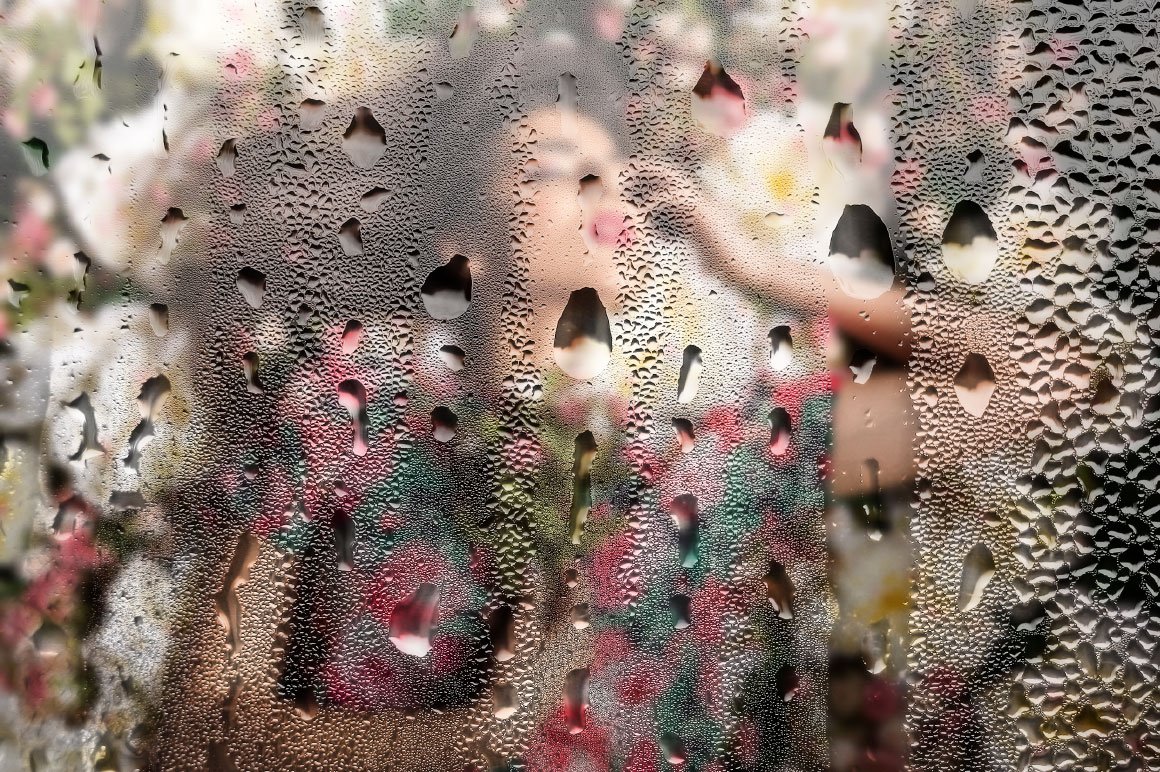 Foggy, Rainy Window Photoshop Actioncover image.