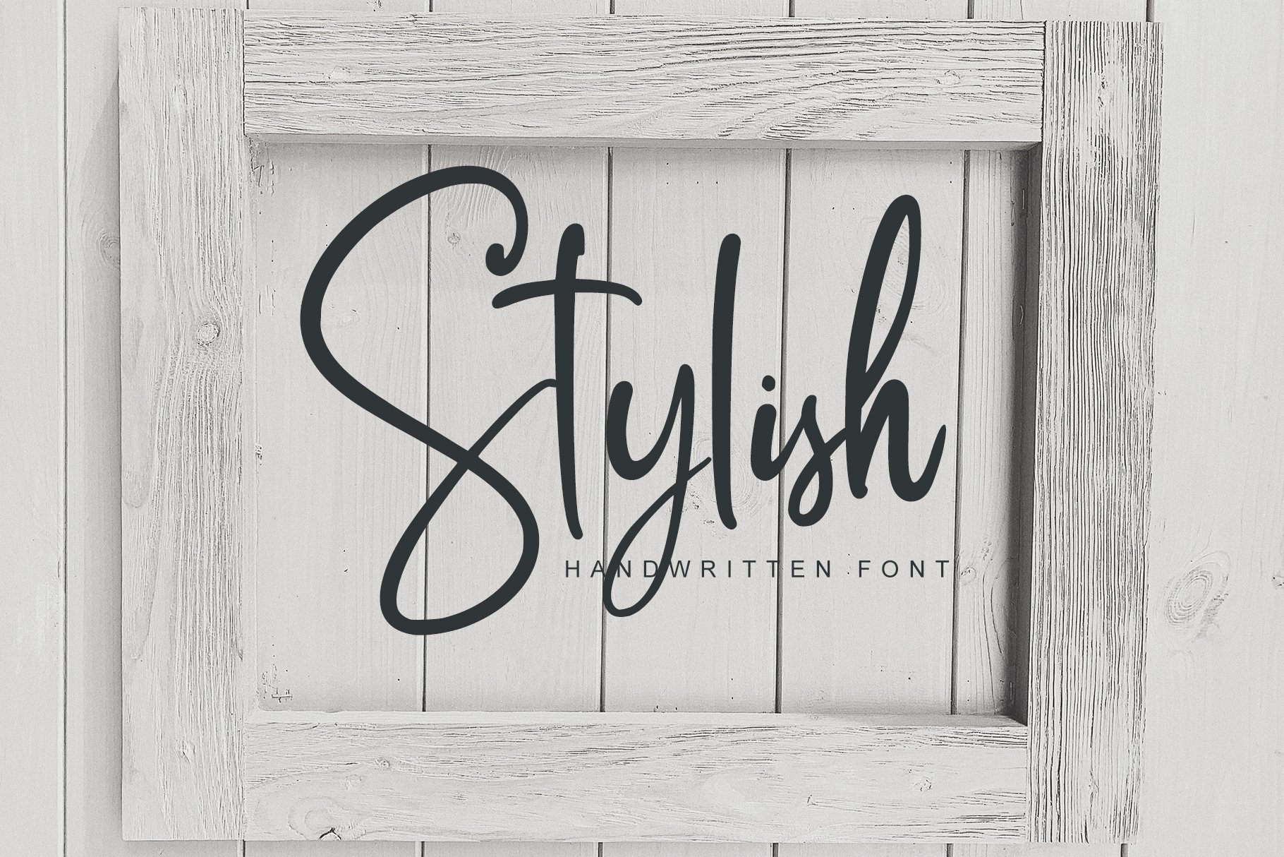 Santtina - Stylish handwritten font preview image.