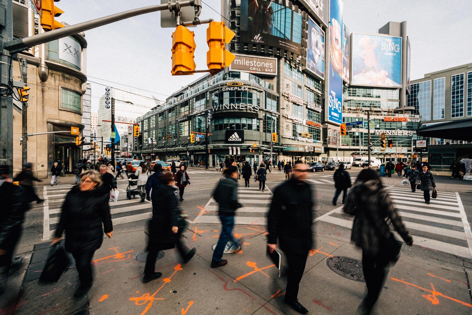 yonge dundas square 848