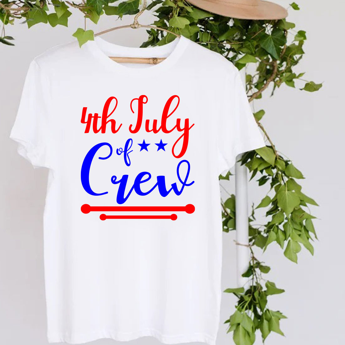 White t - shirt with the words 4th july of the crew printed on it.