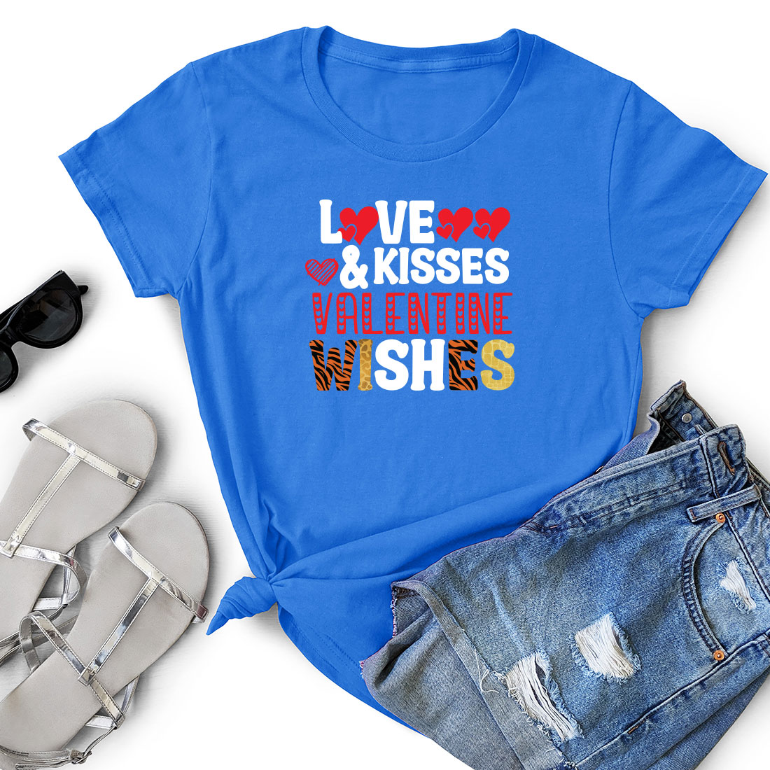 T - shirt with the words love and kisses on it.