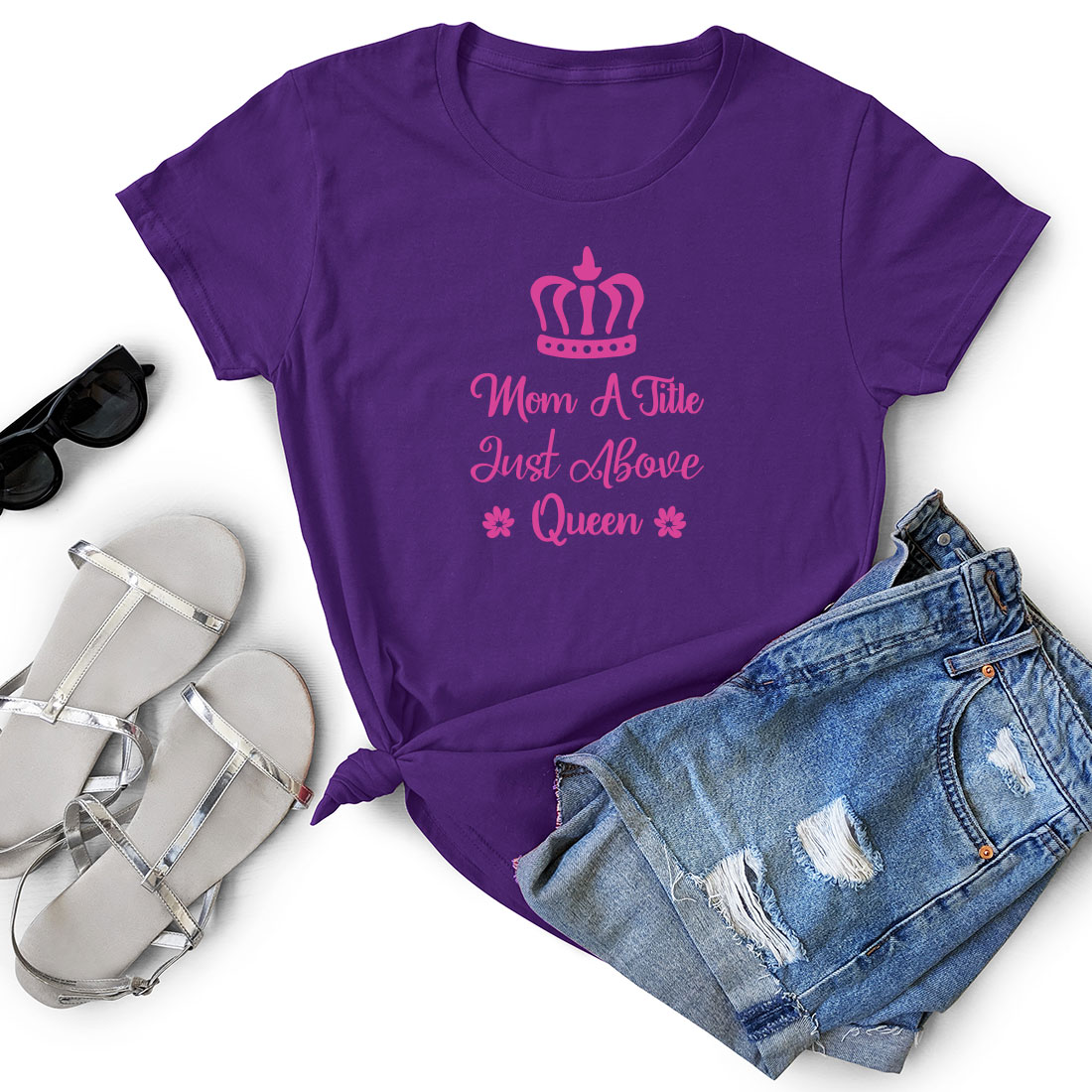 Women's t - shirt with a crown on it.