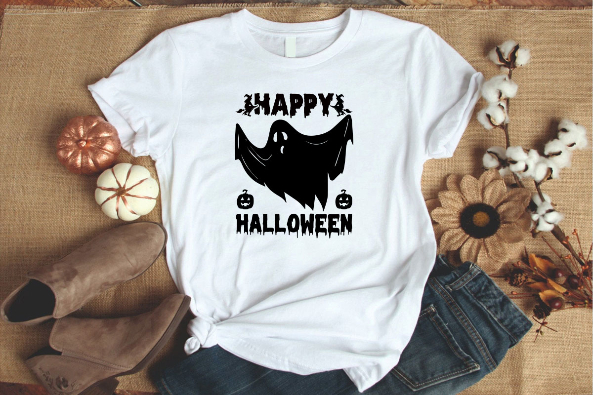 White t - shirt with a happy halloween design.