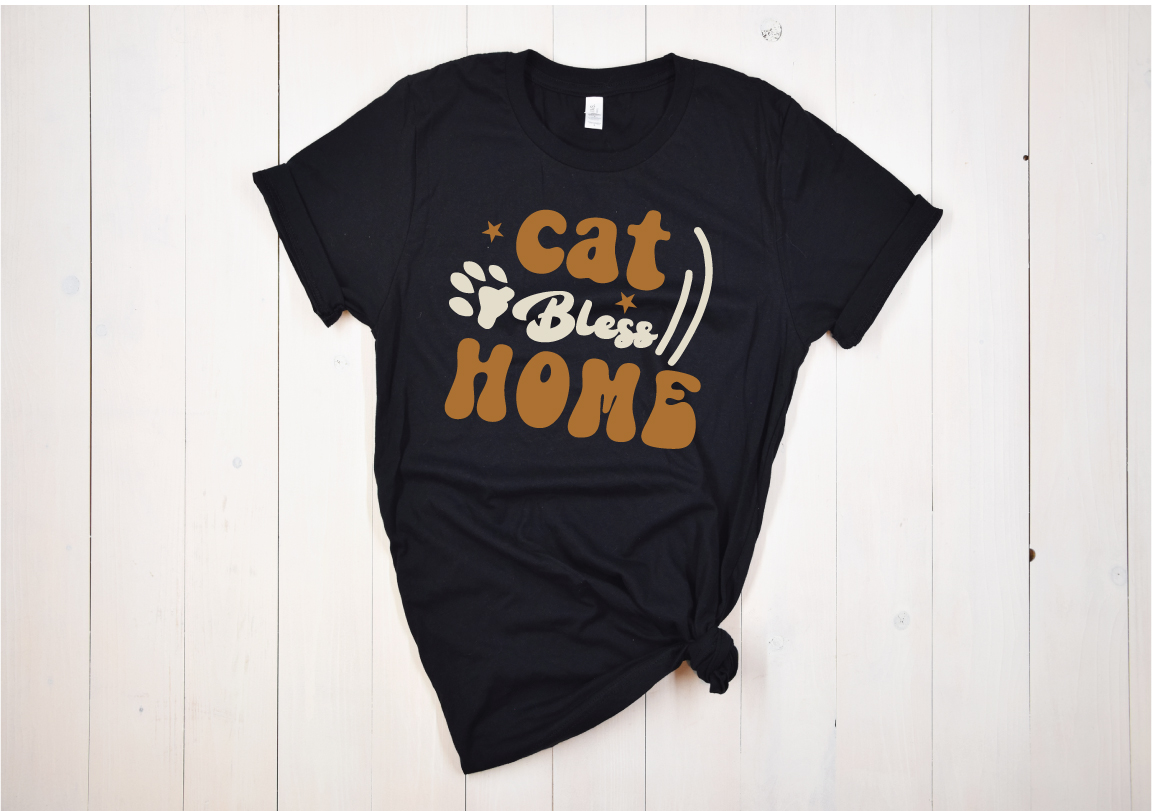 Black t - shirt with the words cat mom on it.