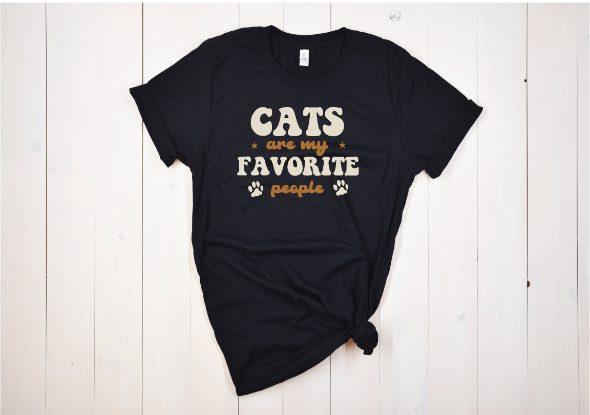 T - shirt that says cats are my favorite people.