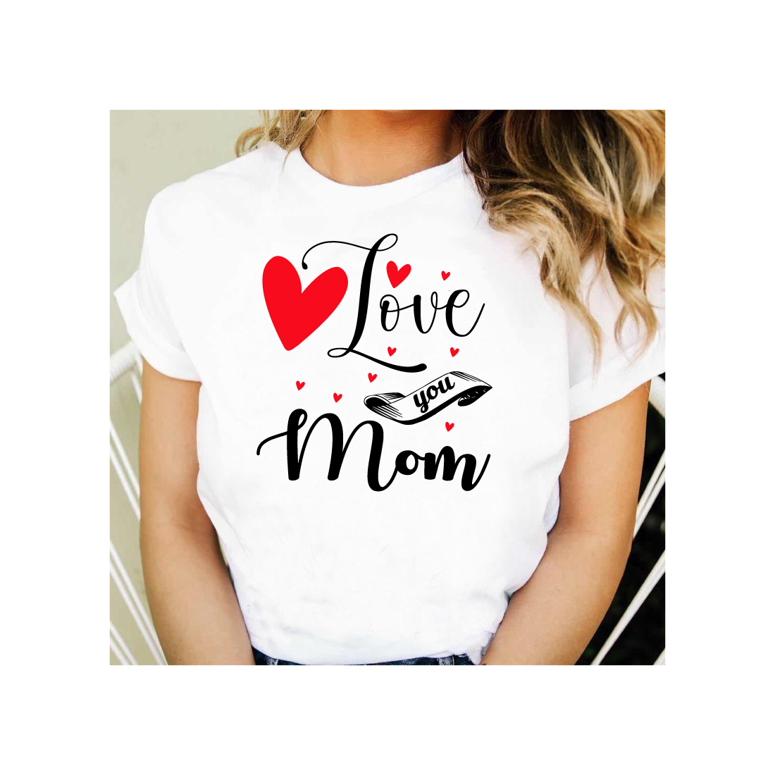 Woman wearing a t - shirt that says love and mom.