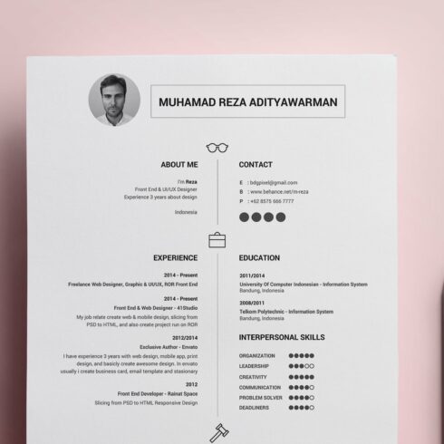 Simple Resume cover image.