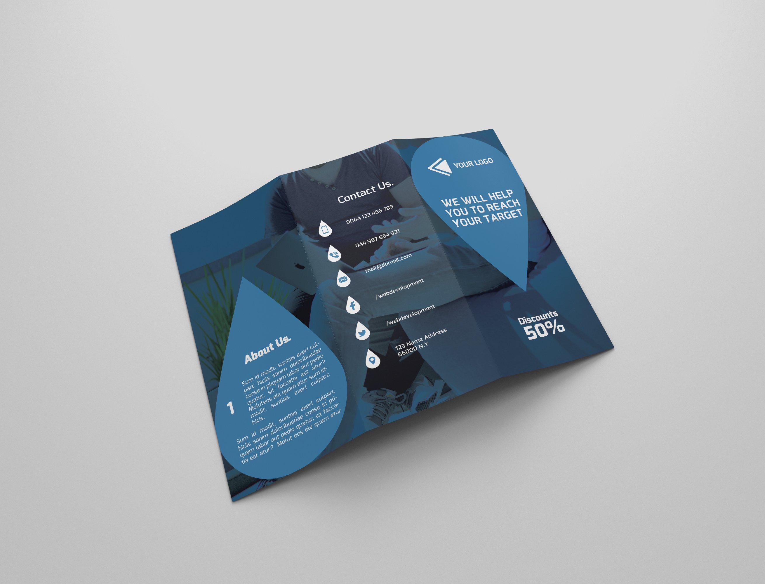 It Services Tri-fold Brochures cover image.