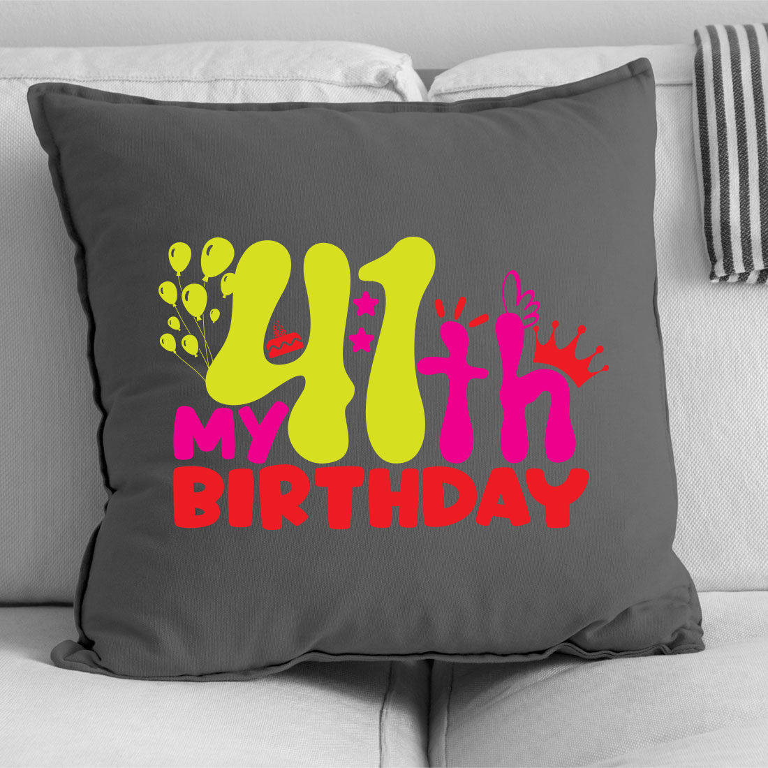 Pillow with the number fortyth birthday printed on it.