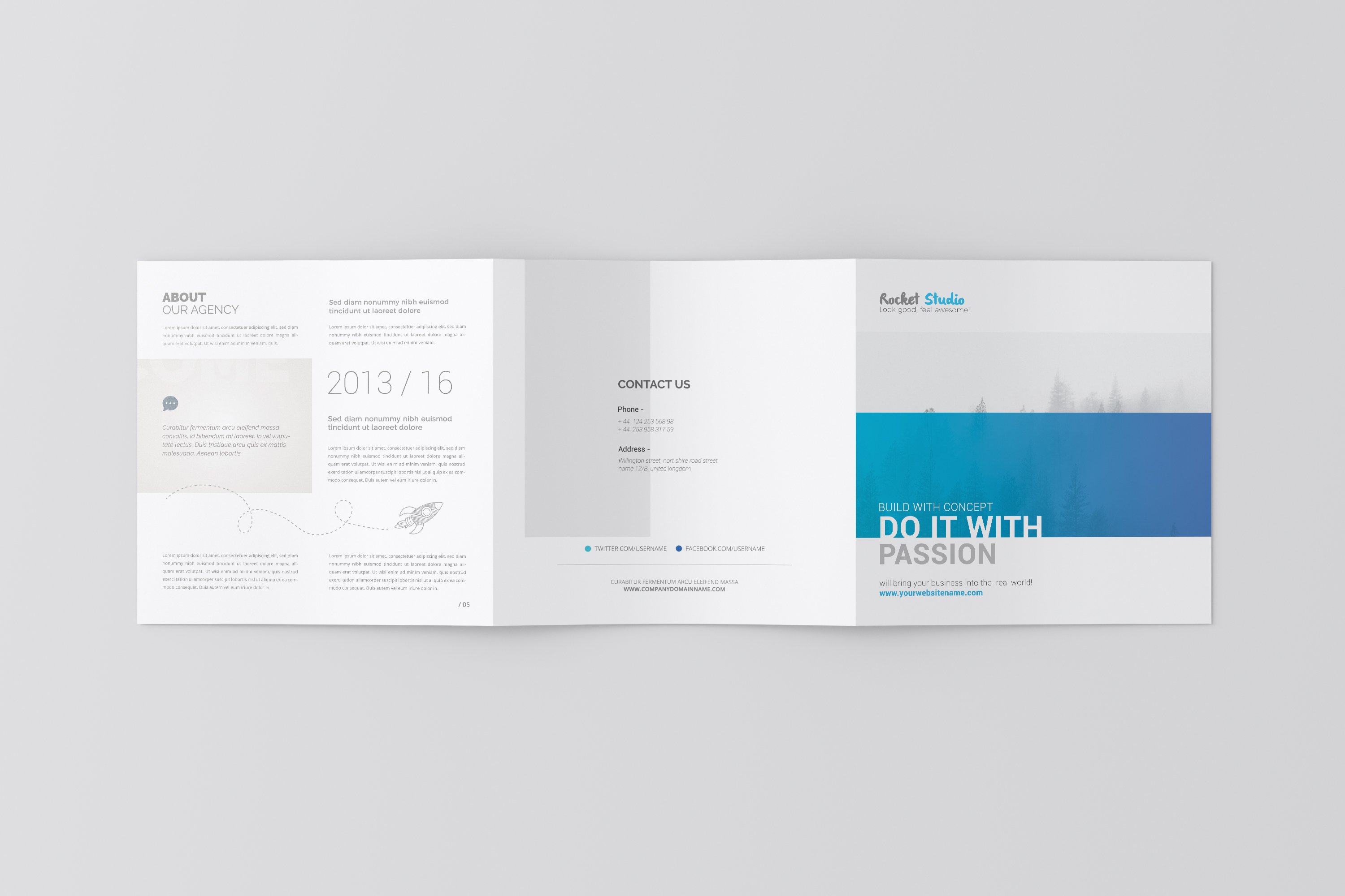 08 square trifold brochure mockup preview 776