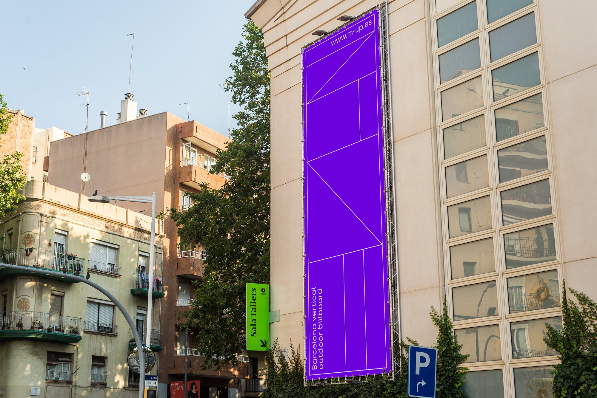 barcelona vertical outdoor billboard mup 3 910